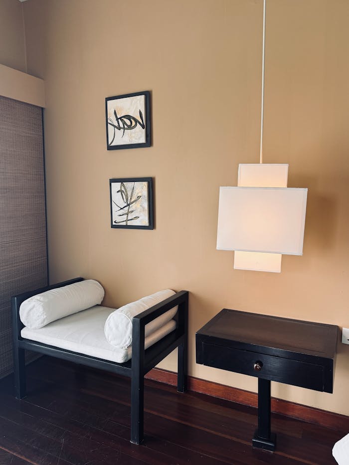 modern-minimalist-interior-with-natural-tones-32753833